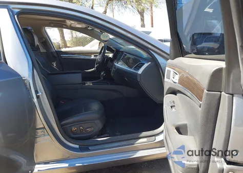 2015 Hyundai Genesis 3.8 z USA, uszkodzony, nr VIN KMHGN4JE4FU038328